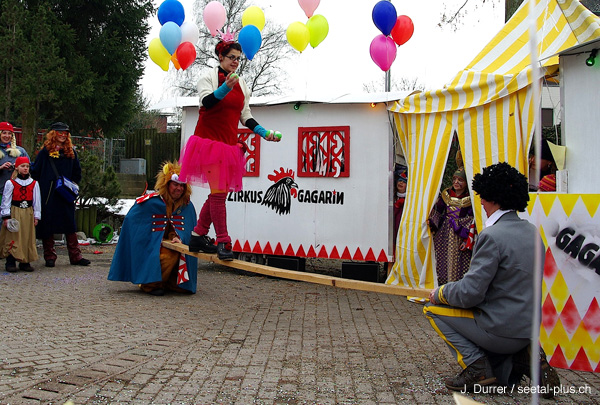 7330_Zirkus_Gagarin