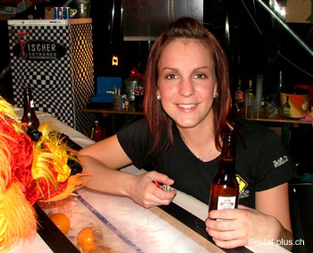 Barmaid_5