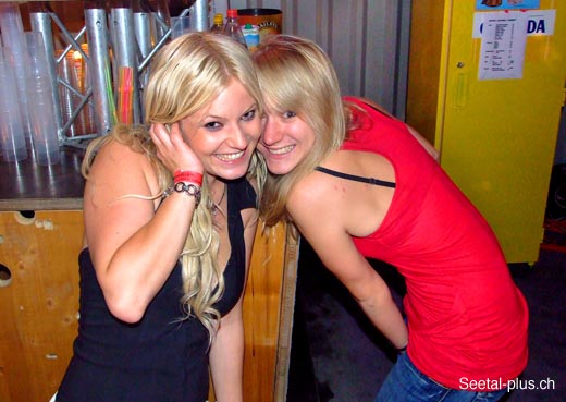 Barmaids_51