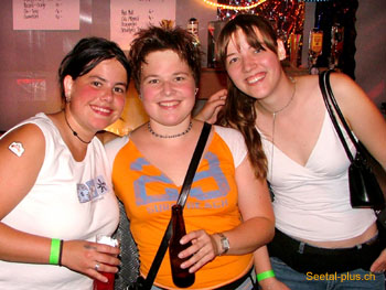 Girls_an_Bar_10