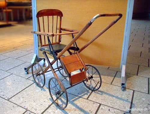 alter_Kinderwagen_2